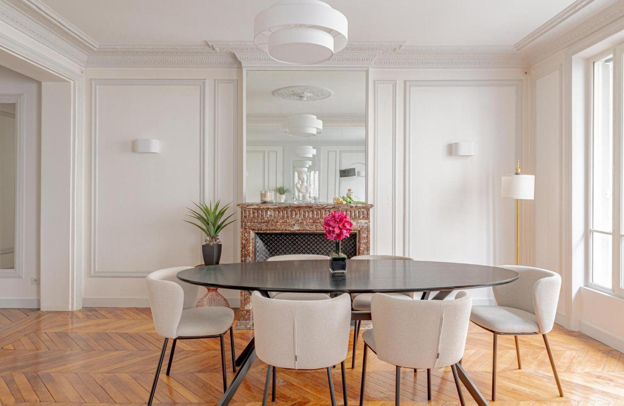 Parisian Elegance 2bedr In The 16th *