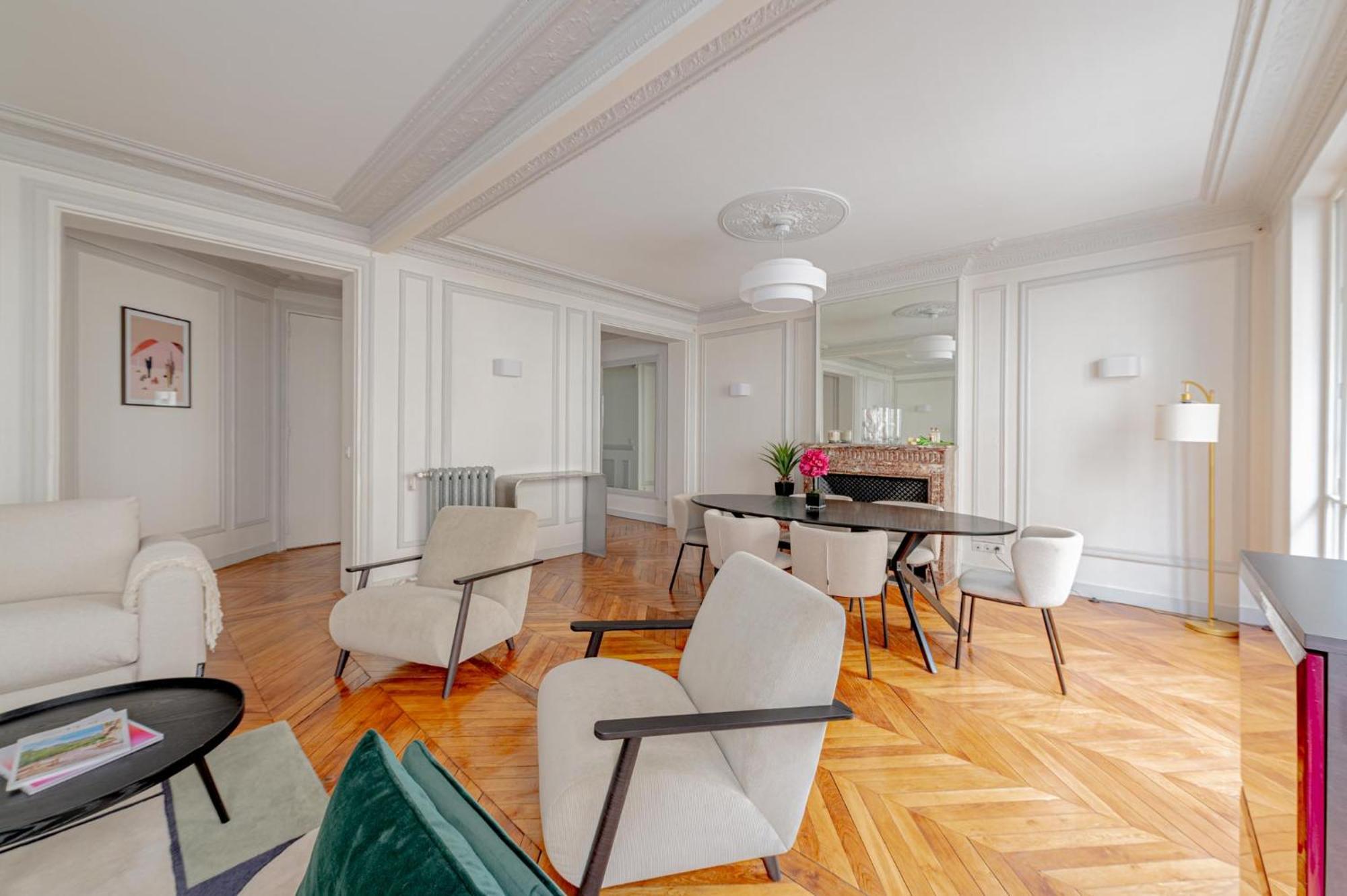 Parisian Elegance 2bedr In The 16th